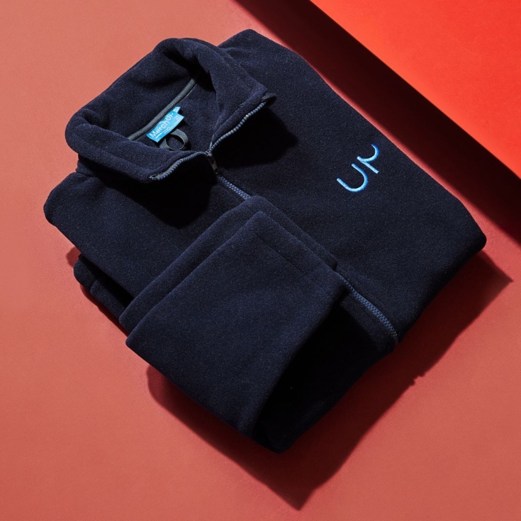 Weihnachtsgeschenke für Mitarbeiter: Fleece-Sweatshirt mit Firmenlogo