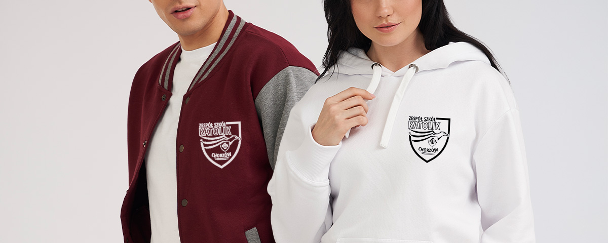 Merch szkolny Katolik Chorzów, bejsbol i luza z nadrukiem