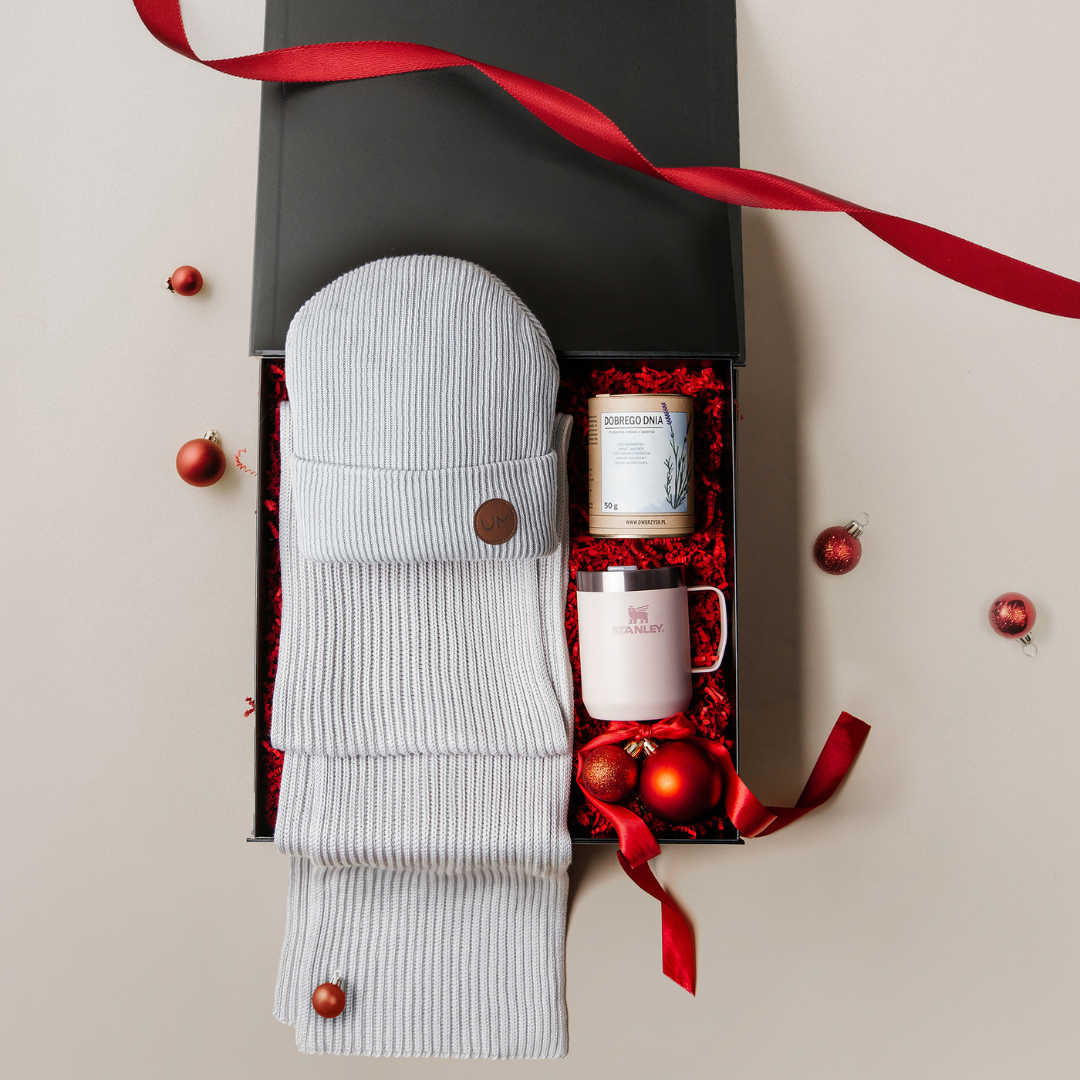 “A Warm Gesture” Holiday Set